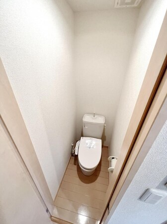 アザレ読売ランドD棟の物件内観写真